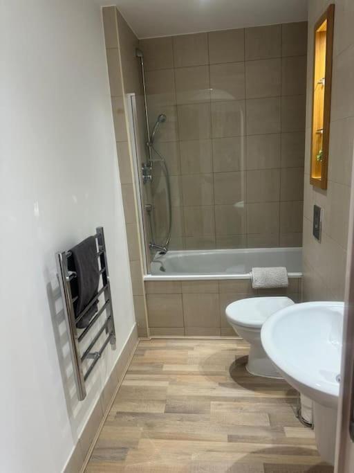 Apartment Stylish In Great Location, Parking Possible - West One *