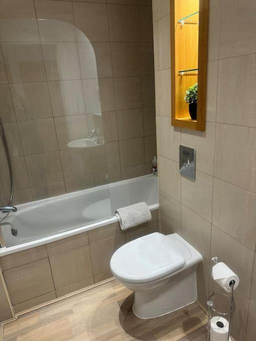 Apartment Stylish In Great Location, Parking Possible - West One *