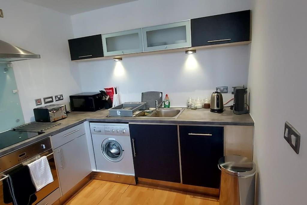 Apartment Stylish In Great Location, Parking Possible - West One Sheffield
