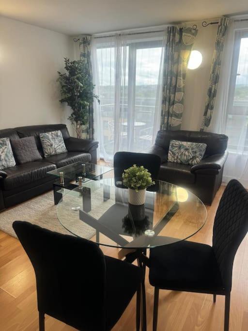Stylish In Great Location, Parking Possible - West One Apartment Sheffield