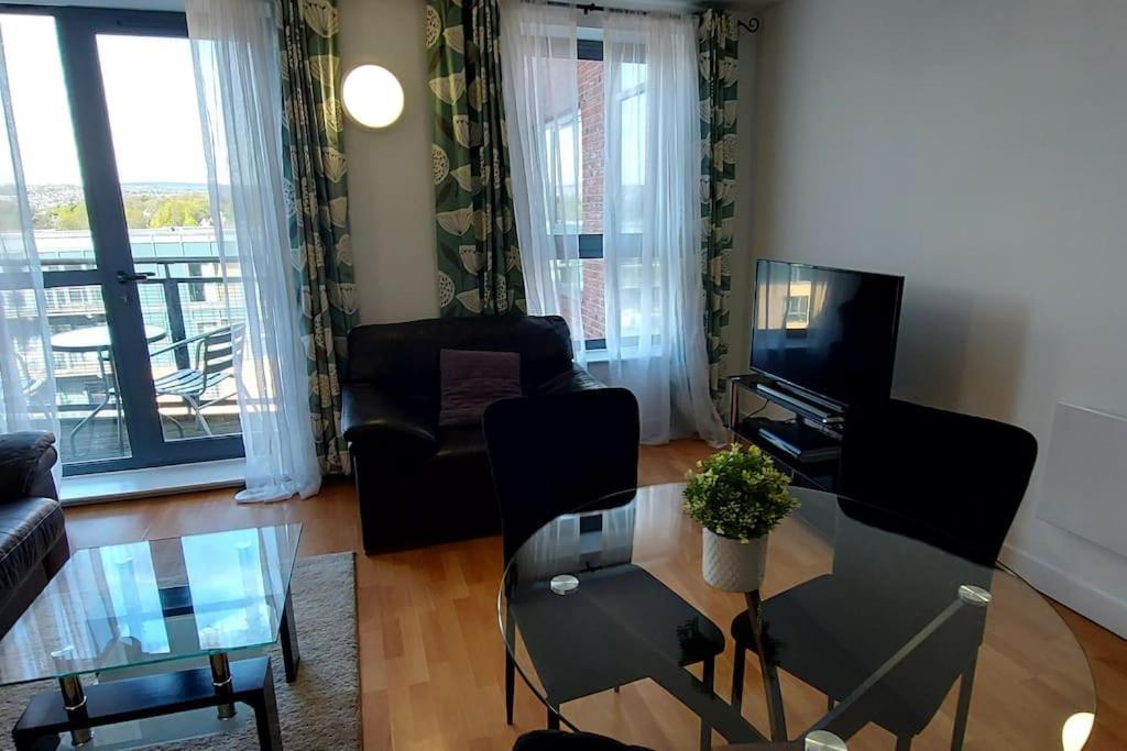 Stylish In Great Location, Parking Possible - West One Sheffield