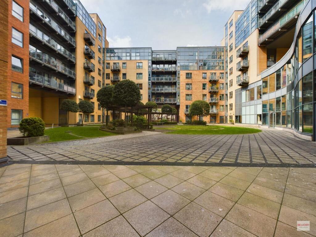 Apartment Stylish In Great Location, Parking Possible - West One